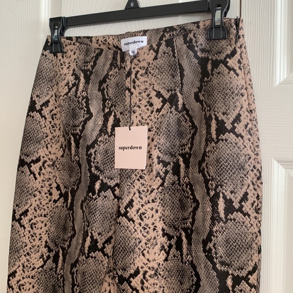 REVOLVE superdown Donna Snake Pant in Brown Snake Size XS - Picture 7 of 8